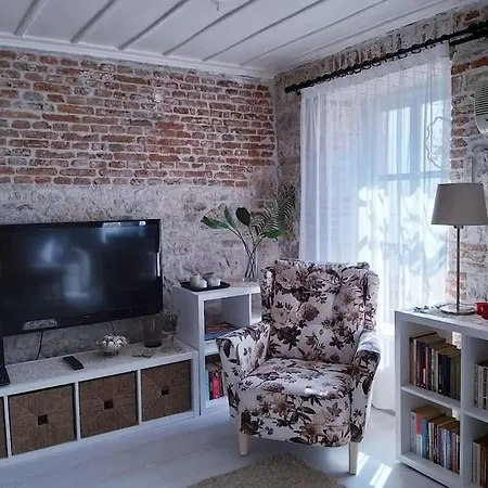 Merkezde Eski Tas Rumevi *